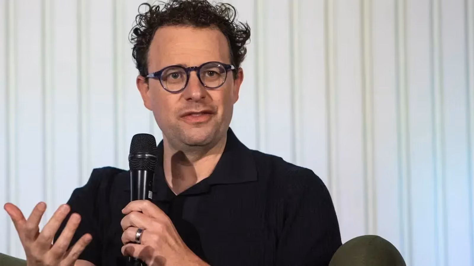 CEO da Anthropic Denuncia Acordo OpenAI-Pentágono como "Teatro de Segurança"