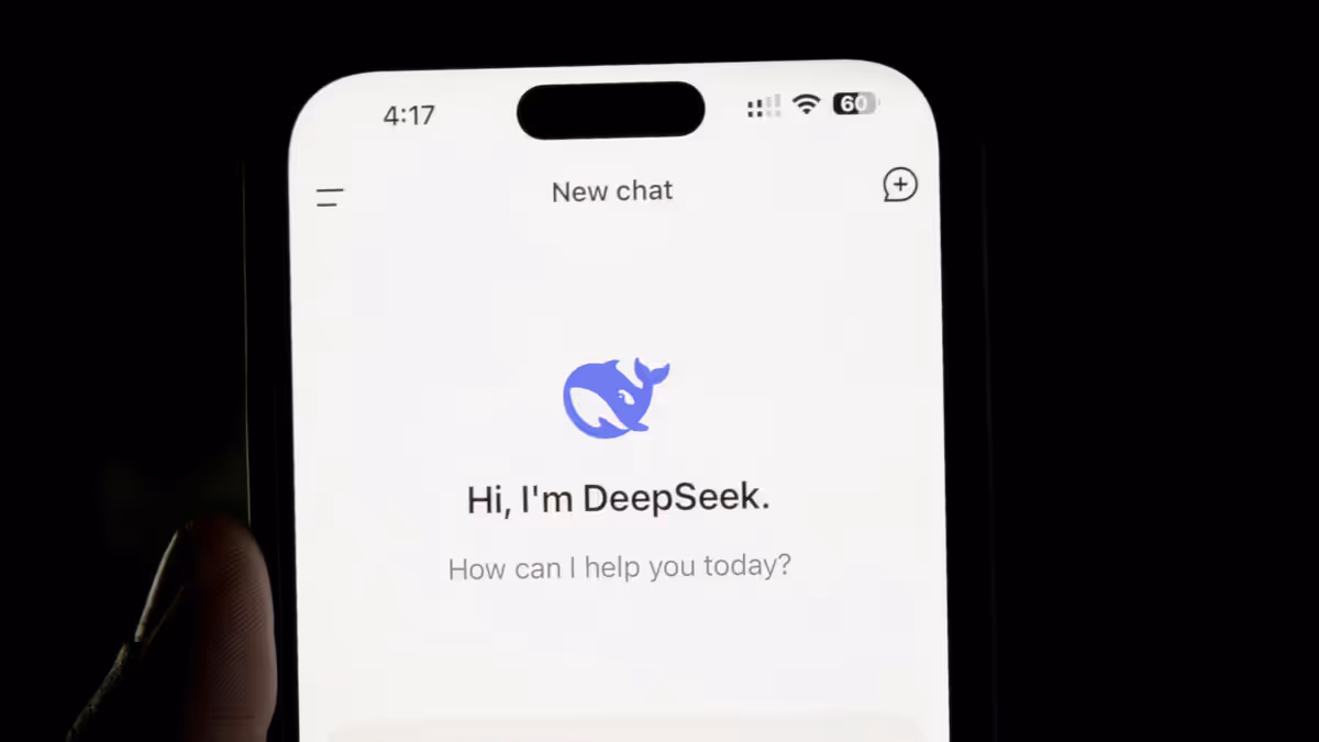Imagem ilustrativa: DeepSeek está fabricando o próprio chip de IA — e não é para treinar modelos (fonte: Canaltech/Reuters)