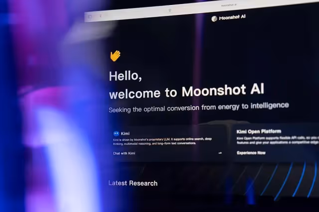 Moonshot AI lança Kimi K2.5: modelo open-source desafia líderes de IA