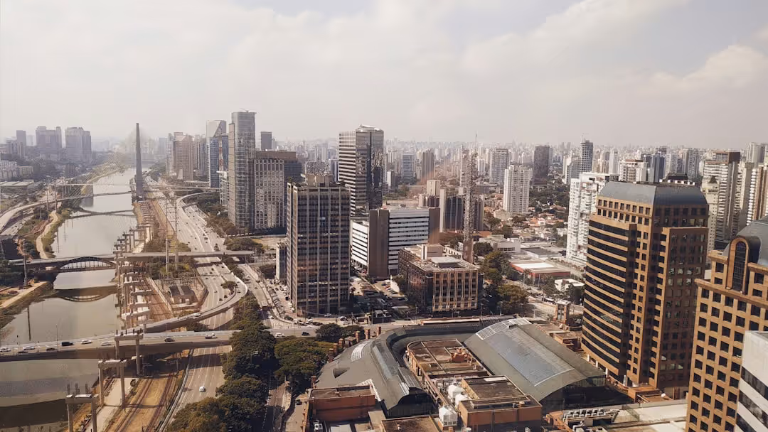 Infraestrutura de datacenter brasileiro com servidores em São Paulo para cloud hosting